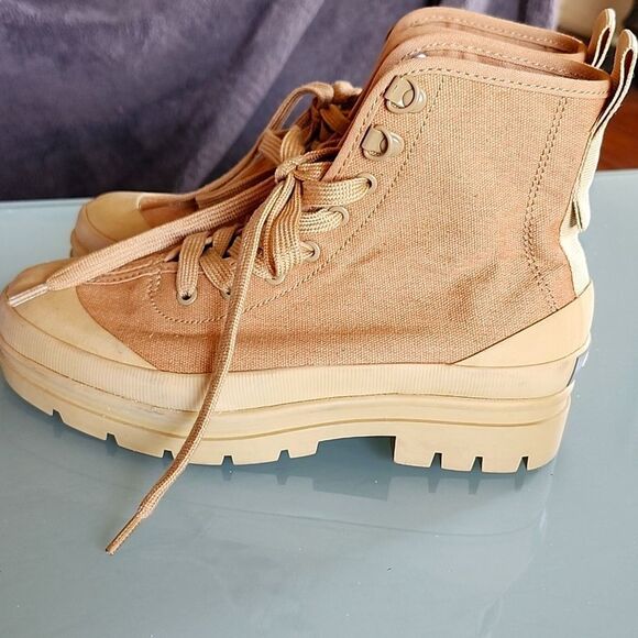 Everlane Utility Boots - Picture 5 of 10